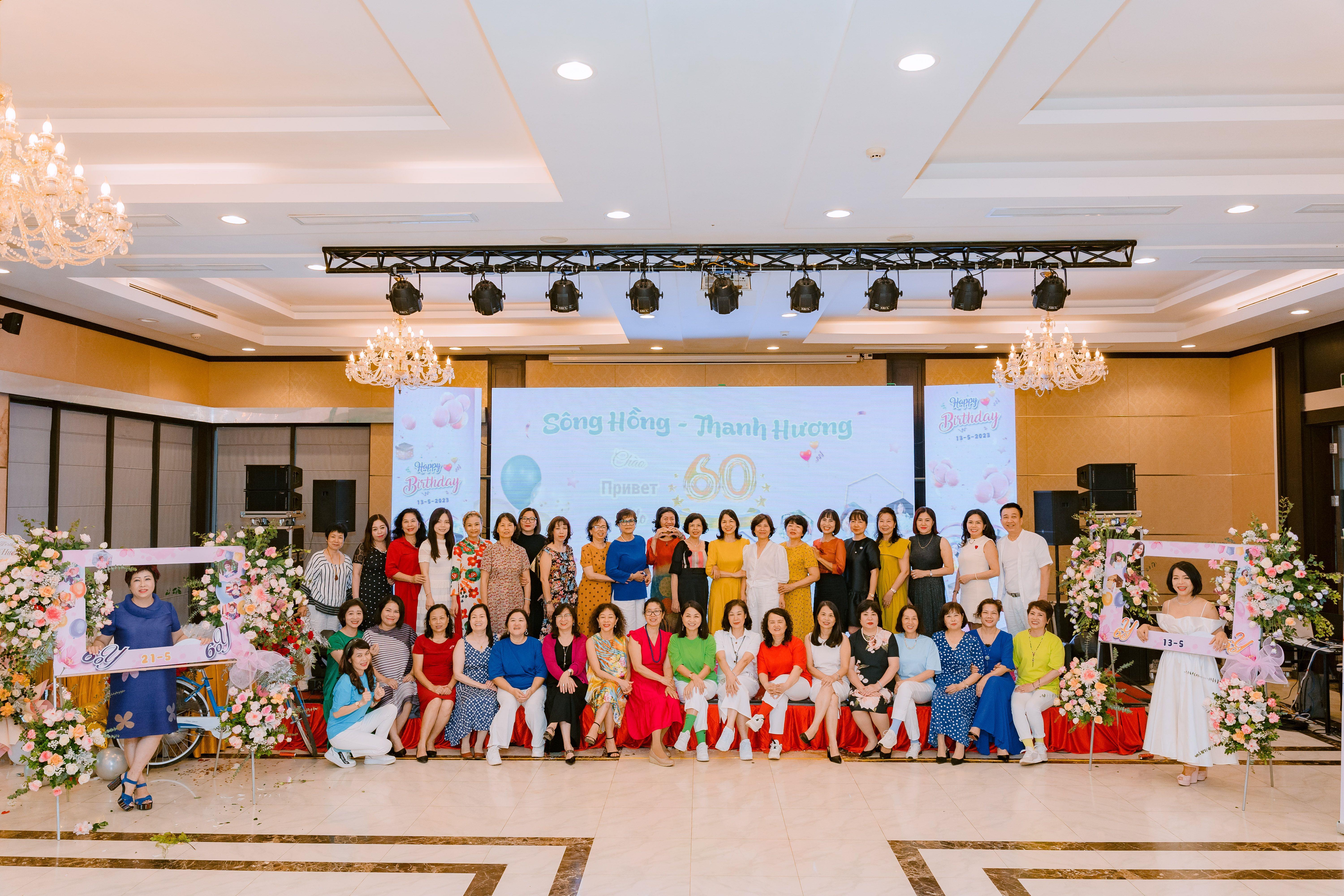 Nakhalah Travel & Event tổ chức sinh nhật 60 tuổi cho 2 vị khách đặc biệt Sông Hồng - Thanh Hương