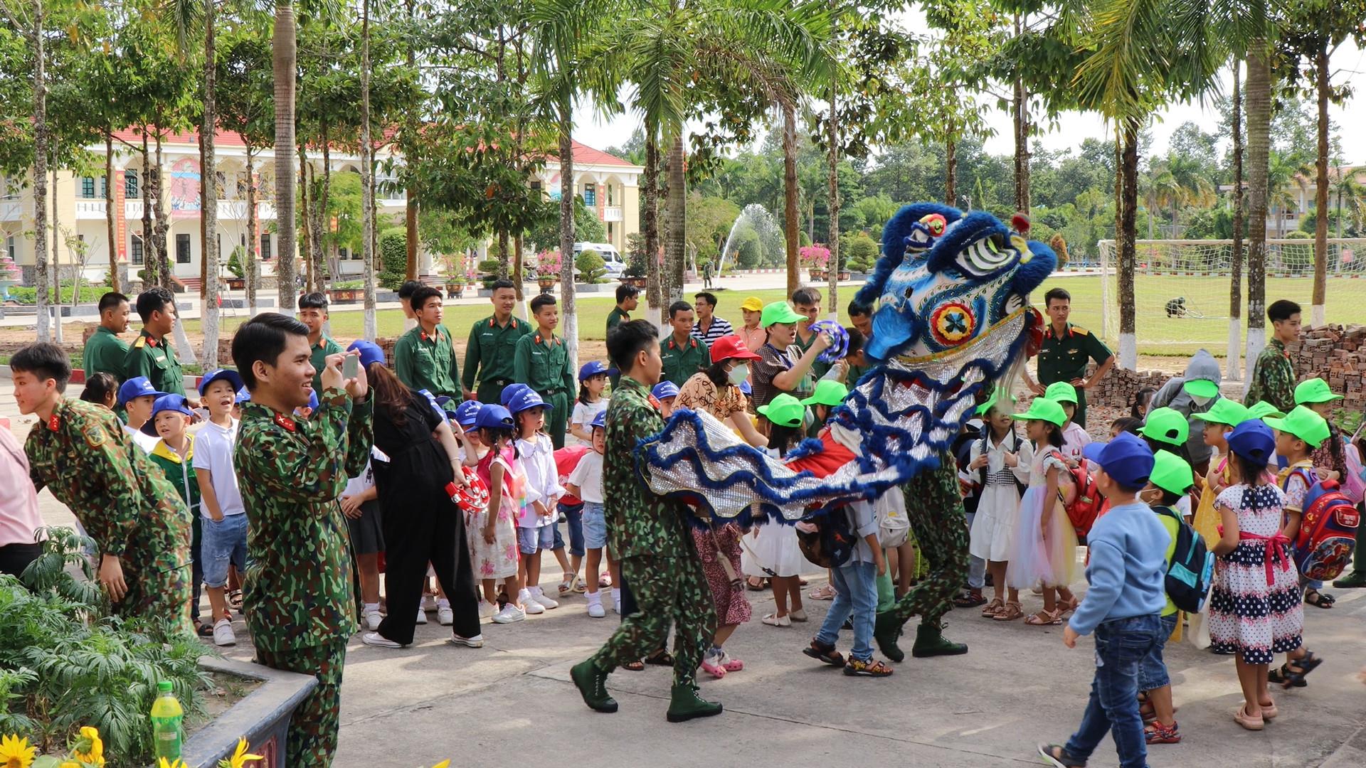 NKL.HSTT07. THAM QUAN – TRẢI NGHIỆM TẠI DOANH TRẠI QUÂN ĐỘI